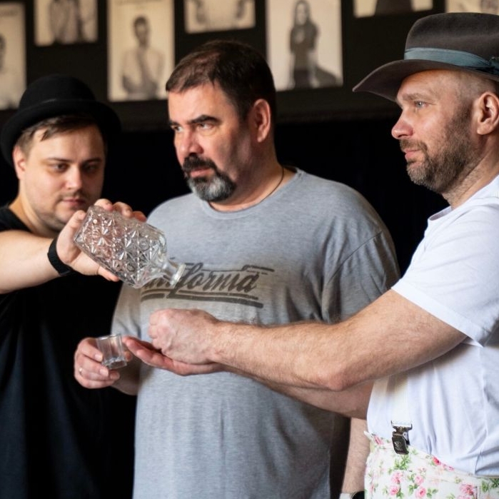 Закулисье: в Омском «Пятом театре» показали, как идут репетиции премьеры (ФОТО)