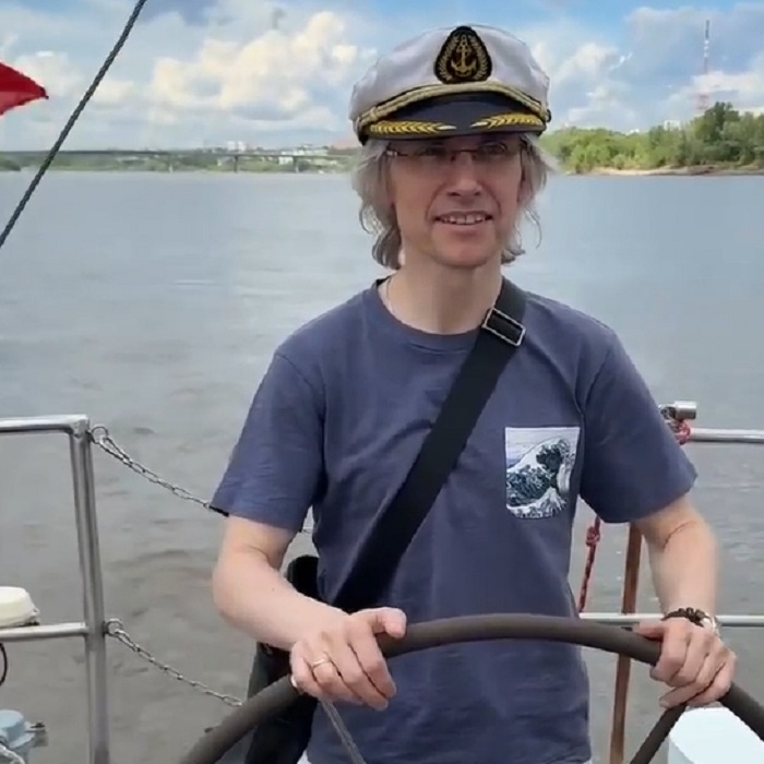 Кружевная свадьба настигла главного дирижера Омского симфонического оркестра
