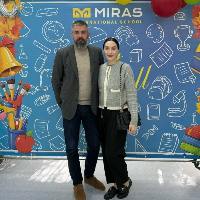 Омская пиарщица призналась, что находится на экваторе школьного материнства