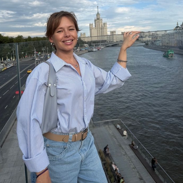 Экс-звезда Омского Камерного театра ушла в информационный детокс